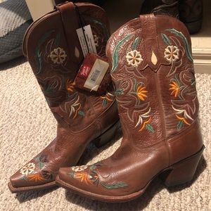 BNWT  Beautiful Tony Lama Boots